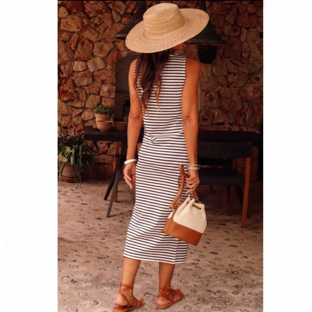 White Striped Print Sleeveless Buttoned Maxi Dress - Picture 5 of 14
